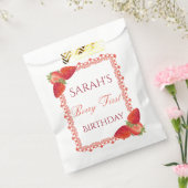 Red Lace Berry First Birthday Bedankzakje (Gezegeld)