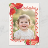 Red Lace Berry First Birthday Photo Invitation (Achterkant)