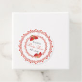 Red Lace Berry First Birthday Round Bedankjes Labels (In situ)