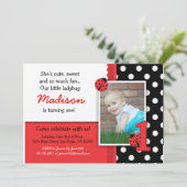 Red ladybug 1st Birthday Invitations Kaart (Staand voorkant)