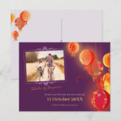 Red Lantern Paars Wedding Foto Save the Date Aankondigingskaart (Voorkant / Achterkant)