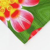 red lilies pattern fleece deken (Hoek)