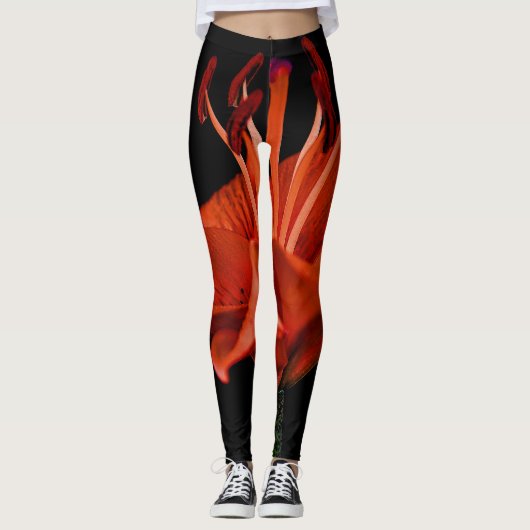 Red Lily op zwart Leggings (Voorkant)