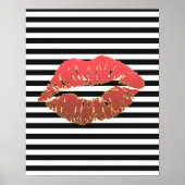 Red Lips Faux Gold, gelinkt op zwarte en witte str Poster (Voorkant)