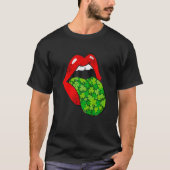 Red Lips Shamrock Tongue St Patrick's Day Green Sa T-shirt (Voorkant)