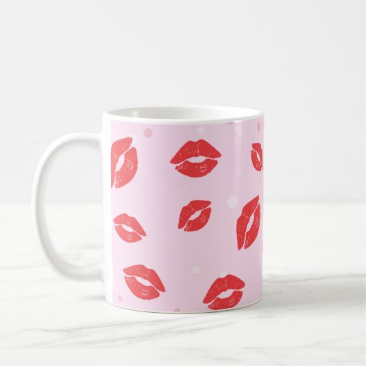 Red Lipstick Kisses op roze achtergrondpatroon Koffiemok (Links)