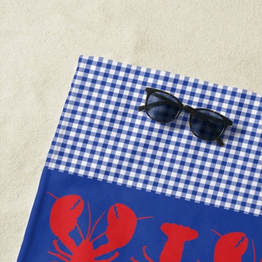 Red Lobster Blue White Gingham Coastal Beach Fun Strandlaken (In situ)