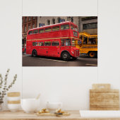 Red London-bus op Whitehall, Londen Engeland Poster (Keuken)