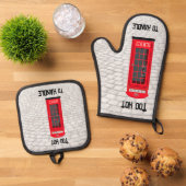 Red London Phone Booth with Custom Name & Caption Ovenwant & Pannenlap Set (Top down)