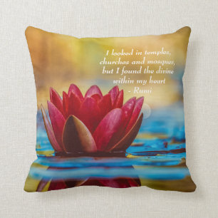 Red Lotus Flower on Blue Water Spiritueel Quote Kussen