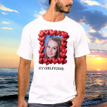 Red Love Hearts ingelijst Fototekst gepersonalisee T-shirt<br><div class="desc">Upload een foto, pas de tekst aan en creëer eenvoudig uw gepersonaliseerde T-shirt. Voor de beste afbeelding-centering resultaten, gebruik dan een vierkant afbeelding. Klik op Bewerken en selecteer vervolgens tekst om de tekstkleur te wijzigen. U kunt dit ONTWERP OVERDRAGEN op andere Zazzle-producten en aanpassen aan de meeste Zazzle-items. Dank u...</div>