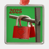 Red Love Locks op Fence Metalen Ornament (Voorkant)