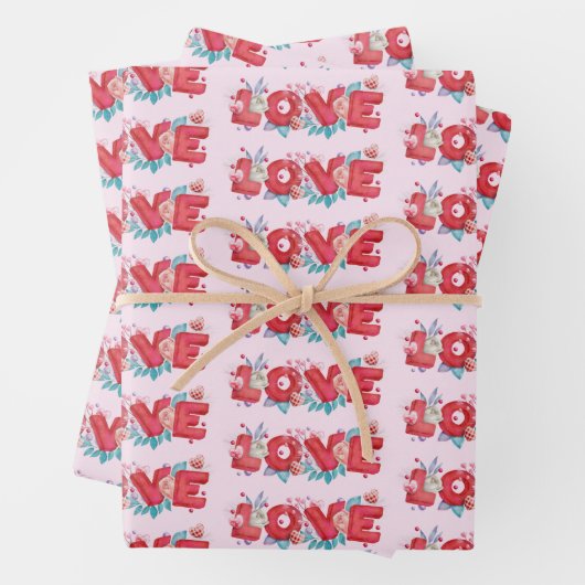 Red Love Text in Block Font Waterverf Pattern Inpakpapier Vel (In situ)