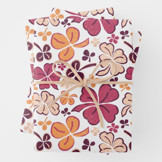 Red Lucky Shamrocks Clover St. Patrick's Day Inpakpapier Vel (In situ)