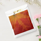 Red Maple Leaf Abstracte Autumn Natuur Fotografie Bedankzakje (Gezegeld)