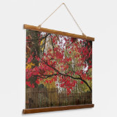 Red Maple Leaves and Bamboo Fence Photo Hangend Wandkleed (Gebogen)