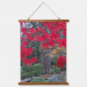 Red Maple Leaves in Japanese Garden Hangend Wandkleed (Voorkant)