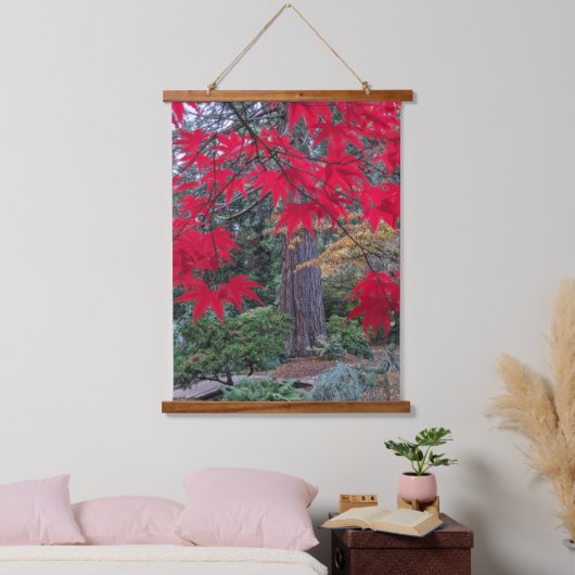 Red Maple Leaves in Japanese Garden Hangend Wandkleed (Slaapkamer)