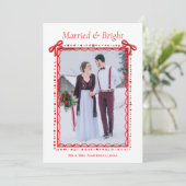 Red Married & Bright First Christmas Couple Feestdagenkaart (Staand voorkant)