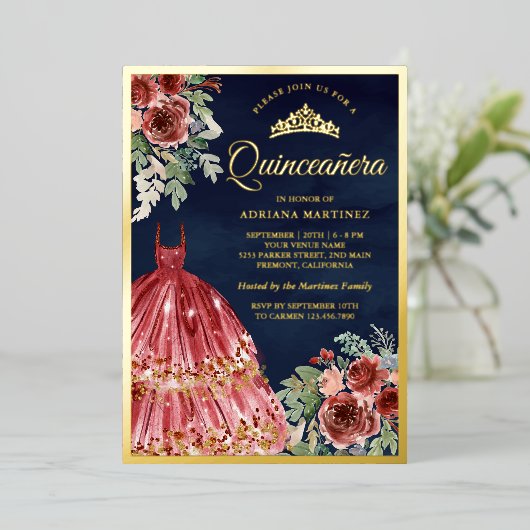 Red Marsala Floral Dress Quinceanera Navy Gold Folie Uitnodiging (Staand Voorkant)