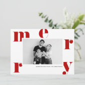 Red MERRY Bold Typografie Moderne Foto Kerstmis Feestdagenkaart (Staand voorkant)