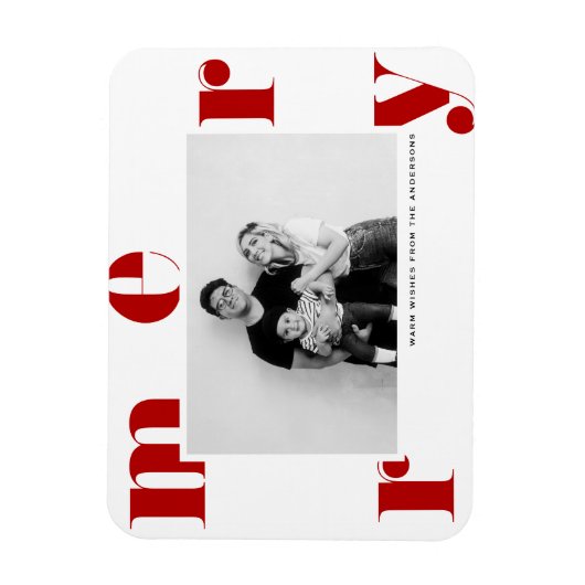 Red MERRY Bold Typografie Moderne Foto Kerstmis Magneet (Verticaal)