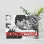 Red Merry en gehuwde Passen getrouwd met kerstmis Feestdagenkaart (Staand voorkant)