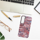 Red Mineral Stone Abstract Patroon Samsung Galaxy Hoesje<br><div class="desc">Bescherm uw Samsung Galaxy S22-telefoon met deze trendy telefoonhoes met een afbeelding van de kleurrijke patronen van een rode dolomietsteen. Selecteer de stijl van je telefoon. Een geweldig cadeau idee voor de verzamelaar! Voor andere telefoonmerken moet u het hoesje aanpassen om het afbeelding aan de randen van de sjabloon van...</div>