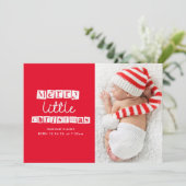 Red Modern Little Christmas geboorteaankondiging Feestdagenkaart (Staand voorkant)