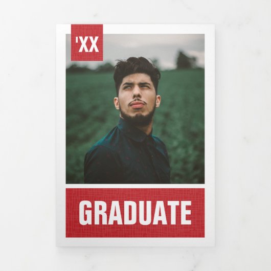 Red Modern Textured Photo Afstuderen Drieluik Uitnodiging (Cover)