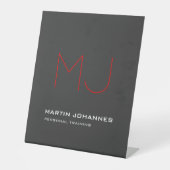 Red Monogram Grijs Personal Trainer Business Reclamebord Met Voetstuk (Voorkant)