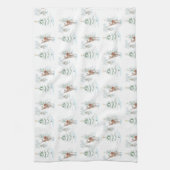 Red Nose Deer in Snowy Forest of Kerstbomen Theedoek (Verticaal)