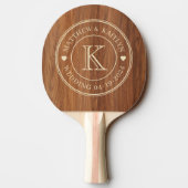 Red Oak Wood Wedding Monogram Heart Tafeltennisbatje (Achterkant)