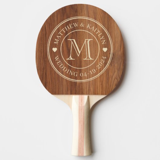Red Oak Wood Wedding Monogram Heart Tafeltennisbatje (Voorkant)
