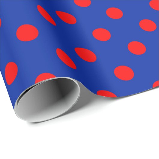 Red On Blue Polka Dots Pattern Design Cadeaupapier (Rol Hoek)