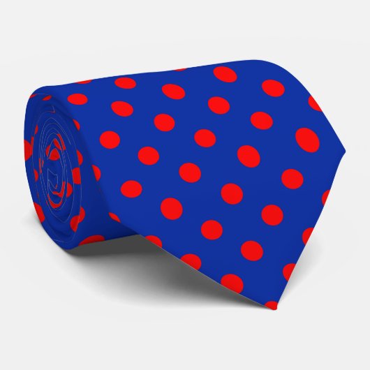 Red On Blue Polka Dots Pattern Design  Stropdas (Opgerold)