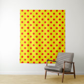 Red On Yellow Polka Dots Pattern Design Wandkleed (In situ)