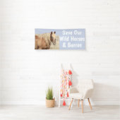Red onze wilde paarden 2,5 x 6 spandoek (Insitu)