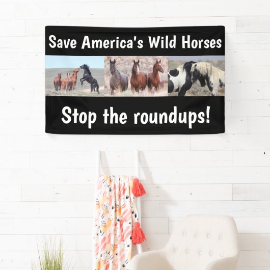 Red onze wilde paarden met 3 x 5 banner (Insitu)