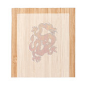 Red Oriental Dragon op Bamboo-stijl Notitieblok (Voorkant)