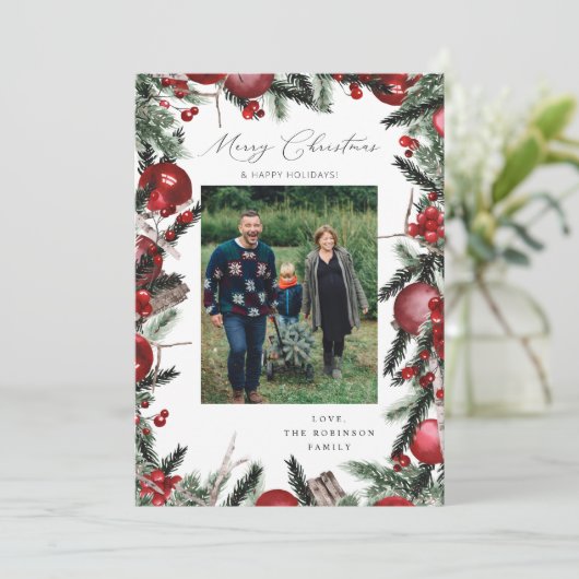 Red Ornaments & Pine Merry-kerstfoto (Staand voorkant)