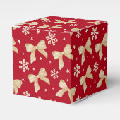 Red Party Favor Box with Gold Bow Pattern  Bedankdoosjes (Voorkant Zijde)