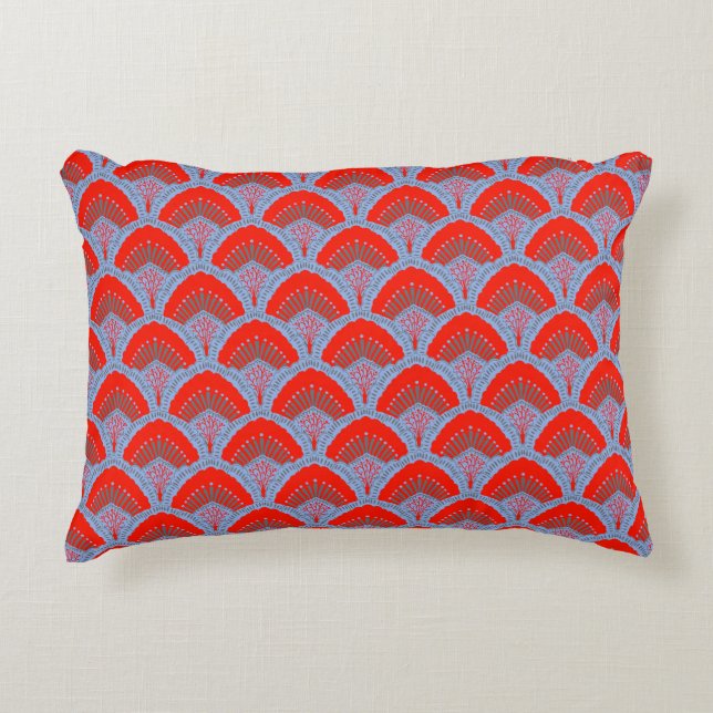 Red Peacock Feather Accent Pillow | One Owl Artist Kussen (Voorkant)