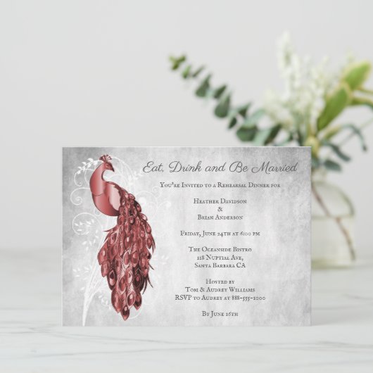 Red Peacock Rehearsal Dinner Invitation Kaart (Staand voorkant)