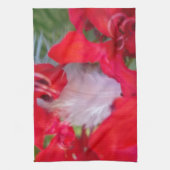 Red Petal Feather Art Print Theedoek (Verticaal)