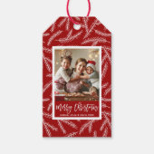 Red Pine Branch Vrolijke Kerstmis Foto Vakantie Cadeaulabel (Voorkant)