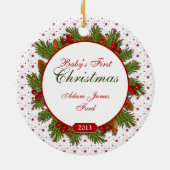 Red Pine koopt Holly Baby's eerste kerst Keramisch Ornament (Achterkant)