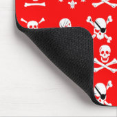 RED PIRATE BANNERS SKULL, CROSSED BOTTEN, SWOREN MUISMAT (Hoek)
