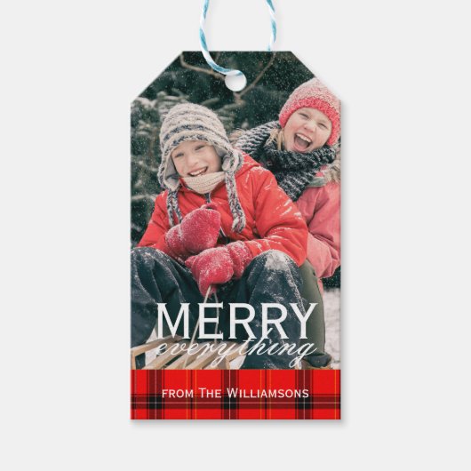 Red Plaid Merry Alles Familie Foto Kerstmis Cadeaulabel (Voorkant)