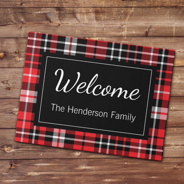 Red Plaid Welkom Monogrammed familienaam Doorma Deurmat (Creator heeft geüpload)